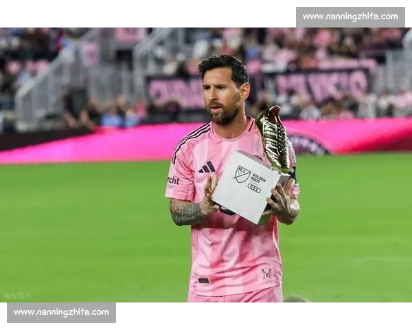 巨星光芒！梅罗之后，谁能扛起新一代球王大旗