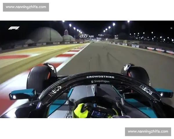 F1传奇:汉密尔顿刷新最快圈速榜纪录,历史由他书写! F1传奇:汉密尔顿刷新最快圈速榜纪录,历史由他书写!